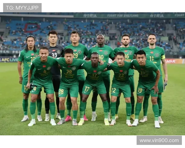 新赛季亚冠官方用球正式发布 展现顶级赛事品质与创新设计 新赛季亚冠官方用球正式发布 展现顶级赛事品质与创新设计